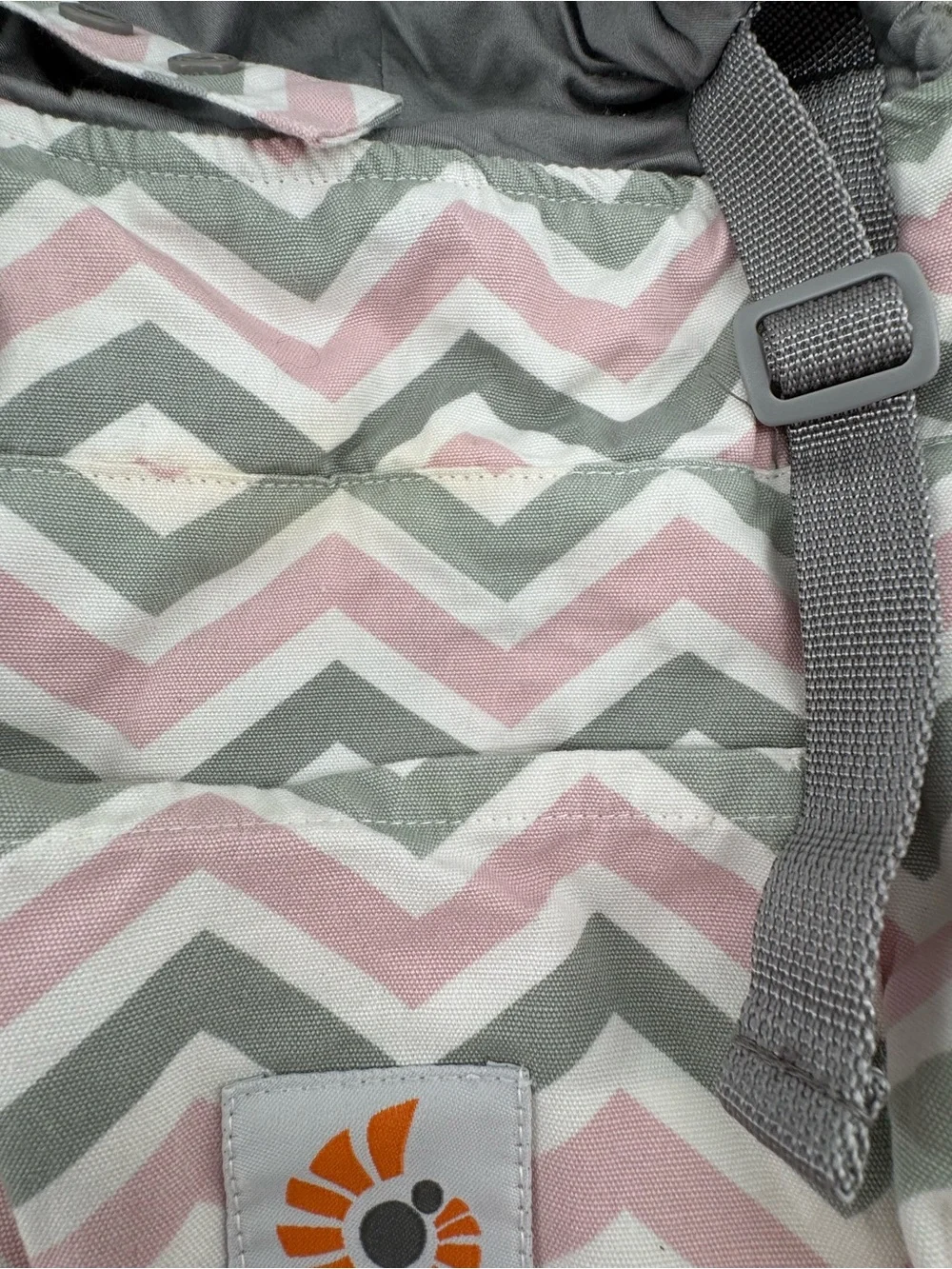 Ergo Original Carrier - Pink & Grey Chevron - SO Comfortable!